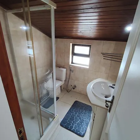 Alenquer, 3-Bedroom Apartment In Alojamento Santa Catarina Апартаменты Аленкер