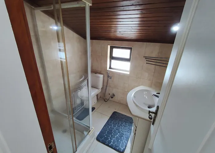 Alenquer, 3-Bedroom Apartment In Alojamento Santa Catarina Апартаменты Аленкер